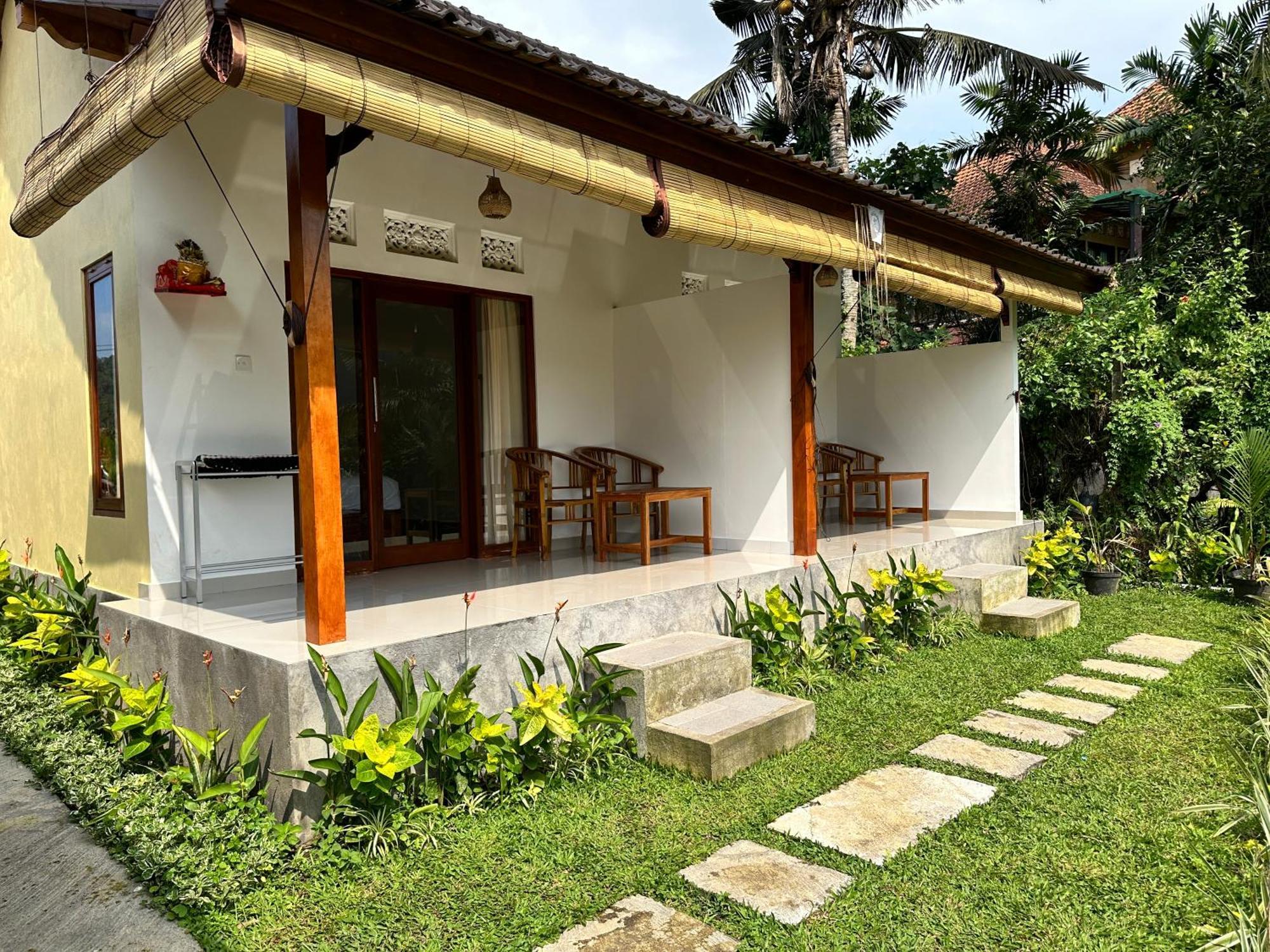 D'Janu Homestay Сидемен Екстериор снимка